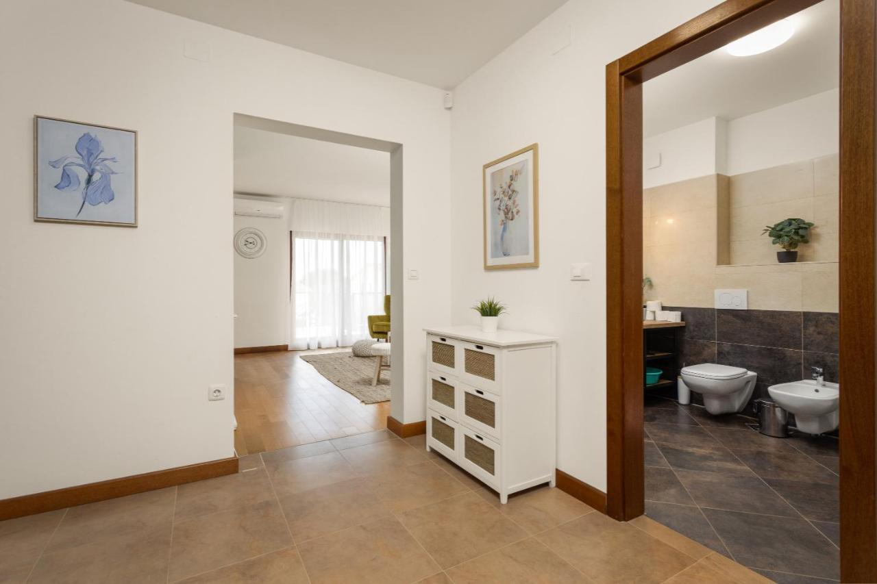 Apartments Cesare With Shared Pool Лижнян Экстерьер фото